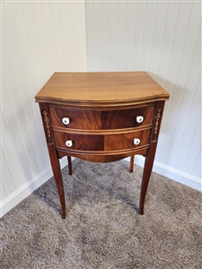 Wooden end table with drawers