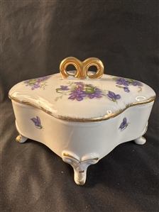 Footed porcelain trinket box