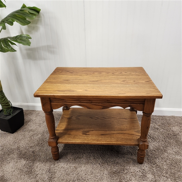 Ranch-style oak side table / coffee table