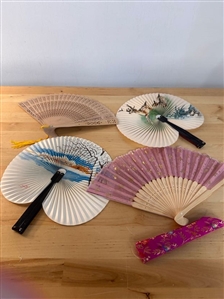 4 Hand fans