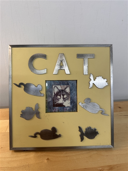 Cat photo frame