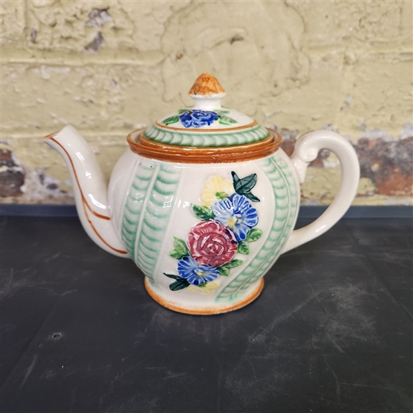 Floral teapot made in Japan