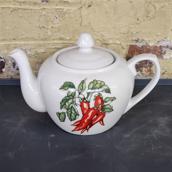 Bia Porcelain Teapot with tomatoes & onions