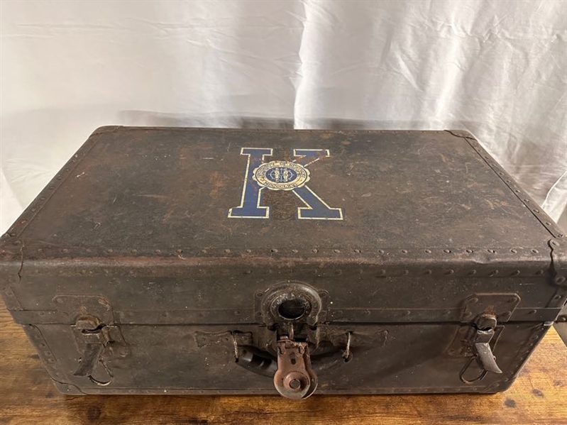 Vintage UK Trunk